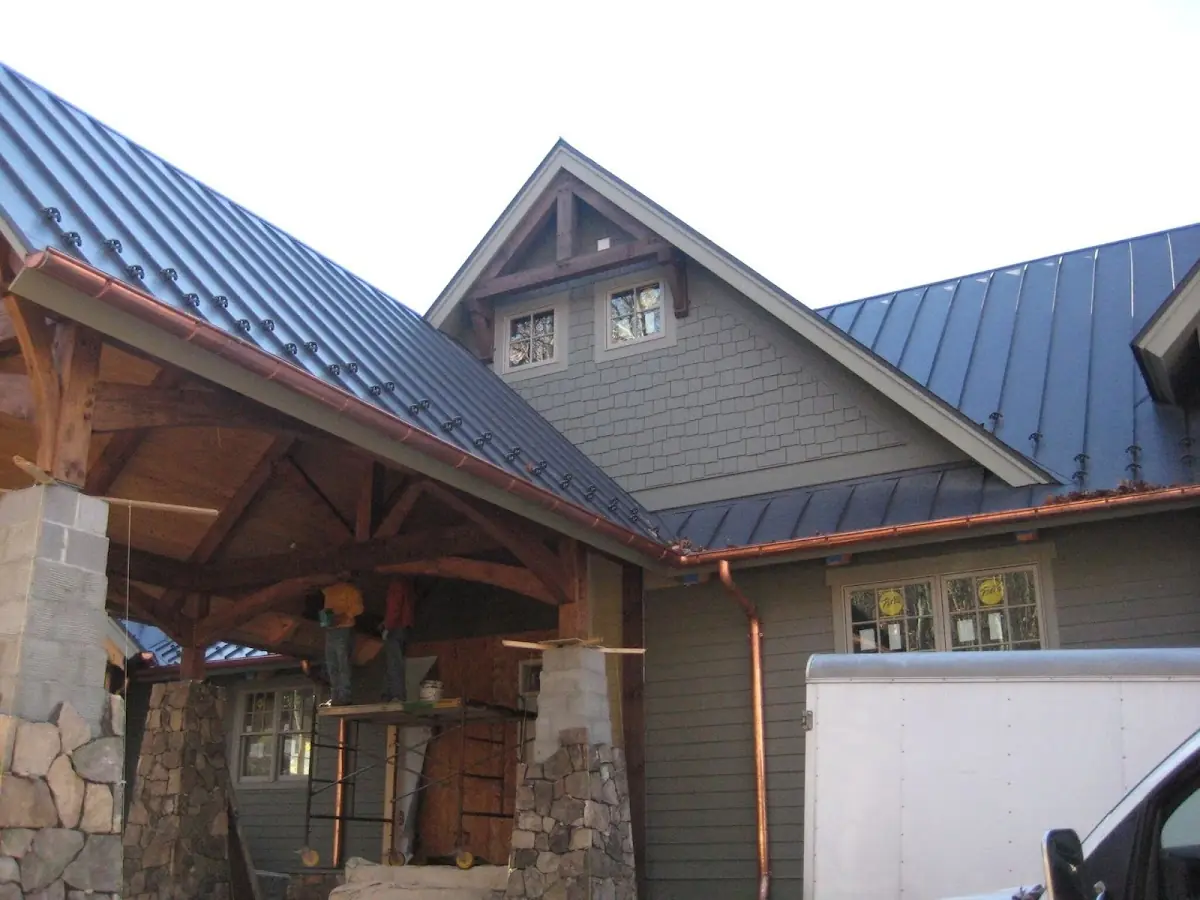Craftsman Roofing team delivering quality roofing work in Oakland